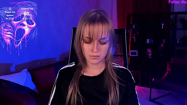 Snapshot of KiraMontoya chatting on 13, 9, 2025 KiraMontoya online show from 13, 9, 2025