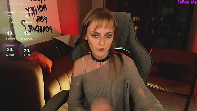 Snapshot of KiraMontoya chatting on 23, 10, 2025 KiraMontoya online show from 23, 10, 2025