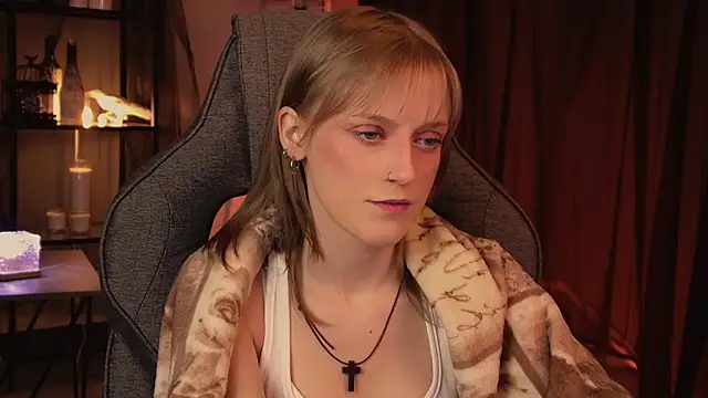 KiraMontoya online show from 7, 2, 2026