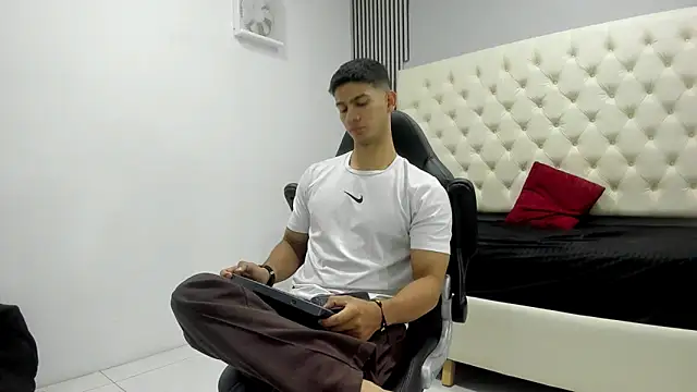 ANDRES STUD online show from 25, 3, 2026