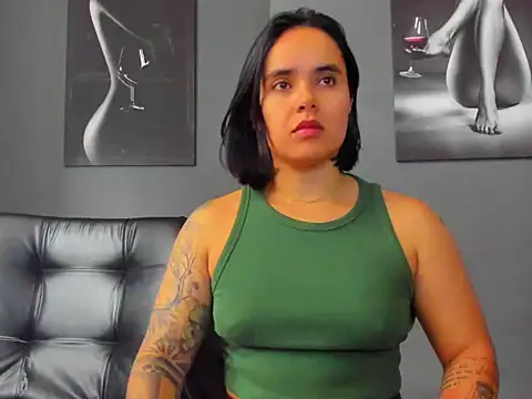 Snapshot of karlyjons12 chatting on 22, 12, 2025 karlyjons12 online show from 22, 12, 2025