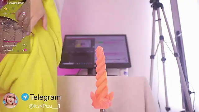 Snapshot of Neekito_ chatting on 28, 11, 2025 Neekito online show from 28, 11, 2025