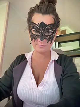 Loveblackzilla online show from 17, 3, 2026