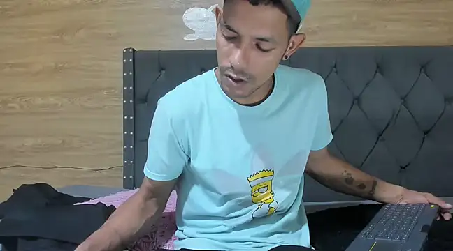 Snapshot of guyeifmaxiro chatting on 8, 2, 2025 guyeifmaxiro online show from 8, 2, 2025