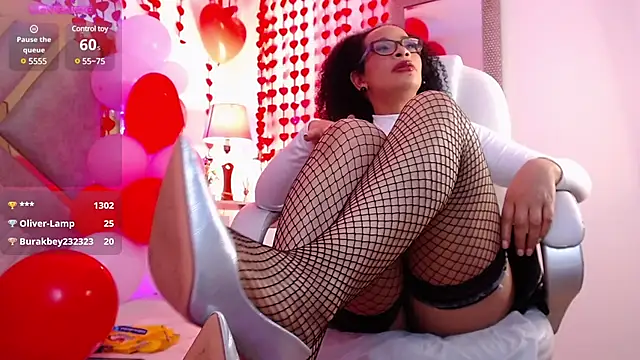 Cintiia Holmes online show from 15, 2, 2025