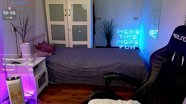 Katy diamond  online show from 19, 3, 2025