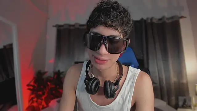 Snapshot of NovaaWheler chatting on 3, 7, 2026 NovaaWheler online show from 3, 7, 2026