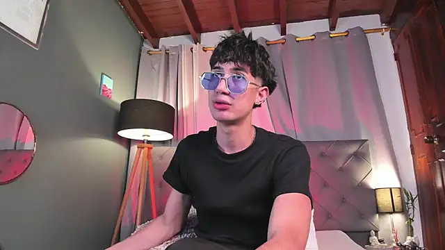 Snapshot of NovaaWheler chatting on 26, 7, 2026 NovaaWheler online show from 26, 7, 2026