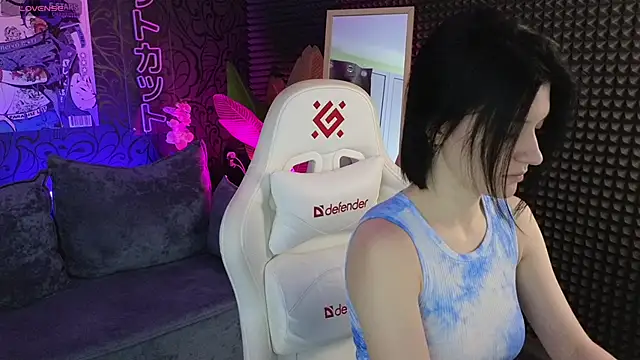 roxy riot  online show from 11, 10, 2025