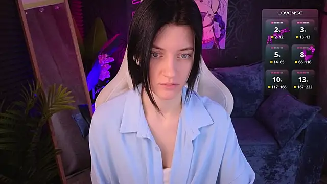 roxy riot  online show from 19, 11, 2025