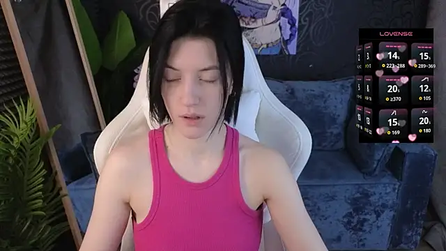 roxy riot  online show from 2, 12, 2025