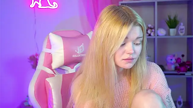 AdeleCartier online show from 22, 3, 2025