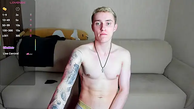 Snapshot of crazybottom99 chatting on 17, 3, 2025 crazybottom99 online show from 17, 3, 2025