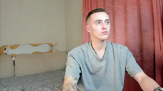 Snapshot of crazybottom99 chatting on 28, 10, 2025 crazybottom99 online show from 28, 10, 2025