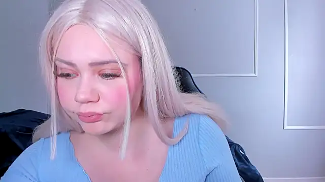 Snapshot of _leana_ chatting on 5, 3, 2025  leana  online show from 5, 3, 2025