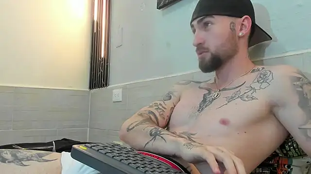 Snapshot of Luke_davis01 chatting on 11, 2, 2025 Luke davis01 online show from 11, 2, 2025