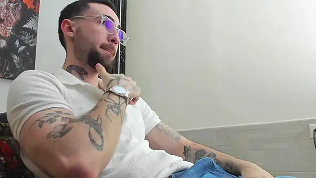 Snapshot of Luke_davis01 chatting on 12, 2, 2025 Luke davis01 online show from 12, 2, 2025