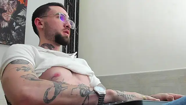 Snapshot of Luke_davis01 chatting on 12, 2, 2025 Luke davis01 online show from 12, 2, 2025