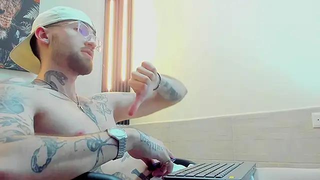 Snapshot of Luke_davis01 chatting on 13, 2, 2025 Luke davis01 online show from 13, 2, 2025