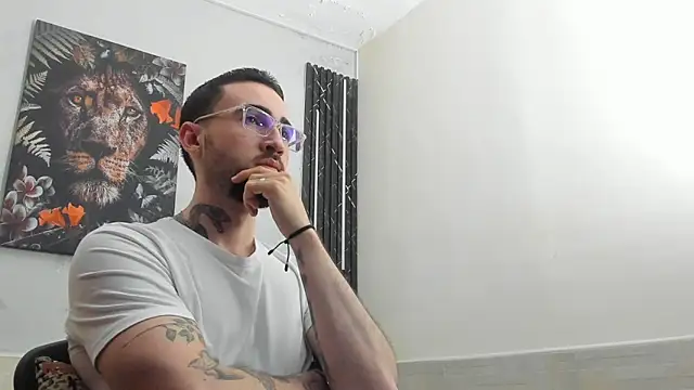 Snapshot of Luke_davis01 chatting on 19, 2, 2025 Luke davis01 online show from 19, 2, 2025