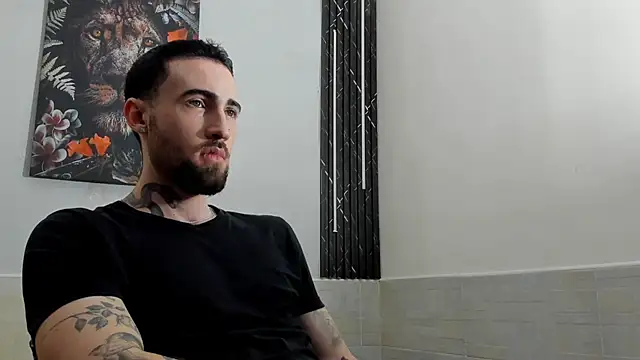 Snapshot of Luke_davis01 chatting on 20, 2, 2025 Luke davis01 online show from 20, 2, 2025