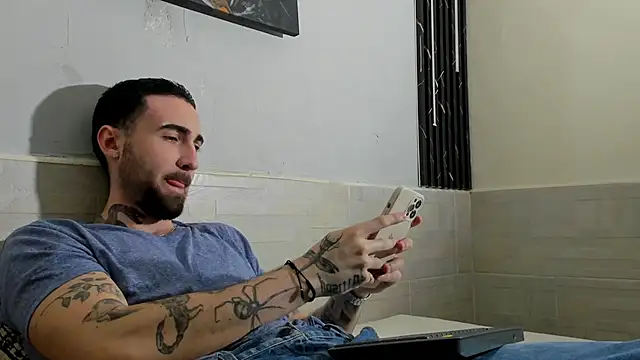 Snapshot of Luke_davis01 chatting on 21, 2, 2025 Luke davis01 online show from 21, 2, 2025