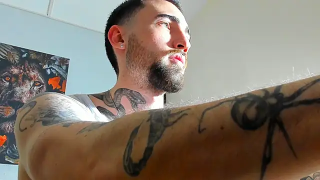 Snapshot of Luke_davis01 chatting on 1, 3, 2025 Luke davis01 online show from 1, 3, 2025