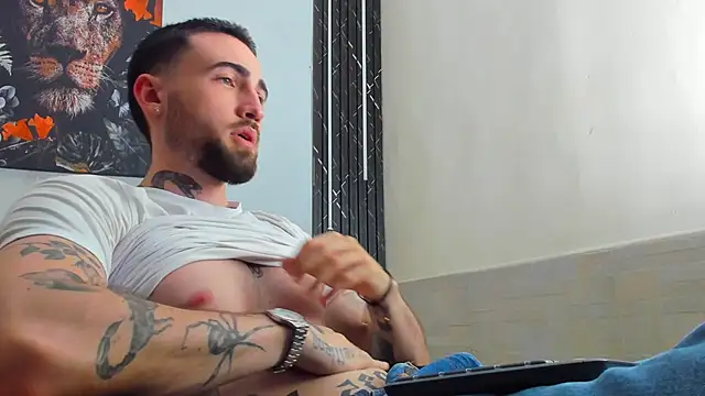 Snapshot of Luke_davis01 chatting on 3, 3, 2025 Luke davis01 online show from 3, 3, 2025