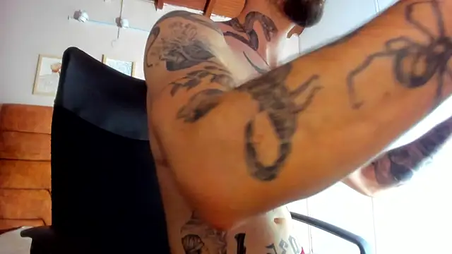 Snapshot of Luke_davis01 chatting on 5, 3, 2025 Luke davis01 online show from 5, 3, 2025