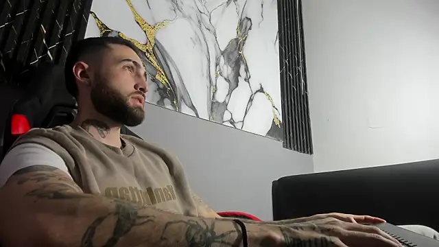 Snapshot of Luke_davis01 chatting on 9, 9, 2025 Luke davis01 online show from 9, 9, 2025