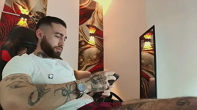 Snapshot of Luke_davis01 chatting on 20, 10, 2025 Luke davis01 online show from 20, 10, 2025