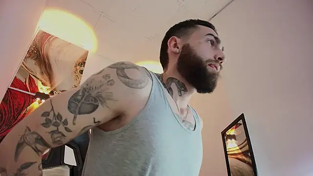 Snapshot of Luke_davis01 chatting on 28, 10, 2025 Luke davis01 online show from 28, 10, 2025