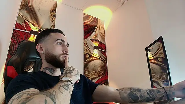 Snapshot of Luke_davis01 chatting on 29, 10, 2025 Luke davis01 online show from 29, 10, 2025