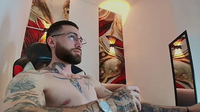 Snapshot of Luke_davis01 chatting on 14, 11, 2025 Luke davis01 online show from 14, 11, 2025