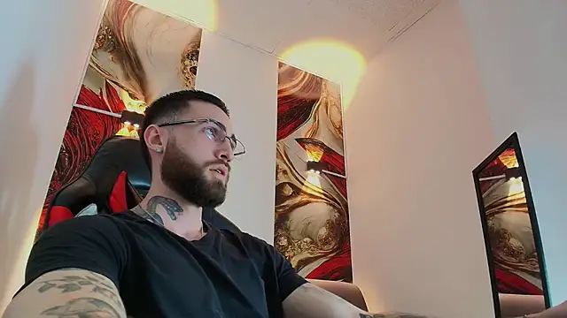 Snapshot of Luke_davis01 chatting on 15, 11, 2025 Luke davis01 online show from 15, 11, 2025