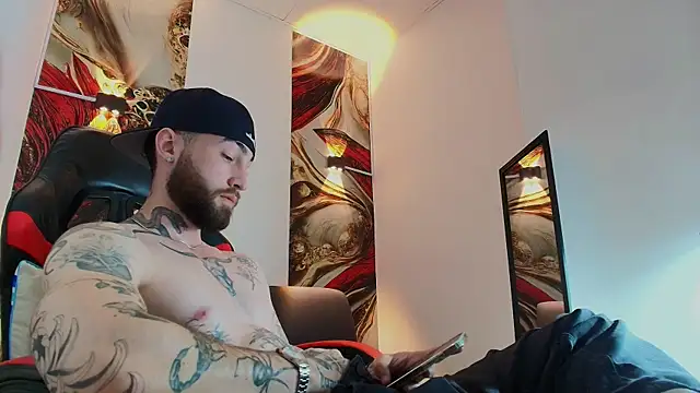 Snapshot of Luke_davis01 chatting on 19, 11, 2025 Luke davis01 online show from 19, 11, 2025