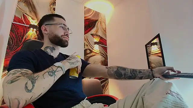 Snapshot of Luke_davis01 chatting on 2, 12, 2025 Luke davis01 online show from 2, 12, 2025