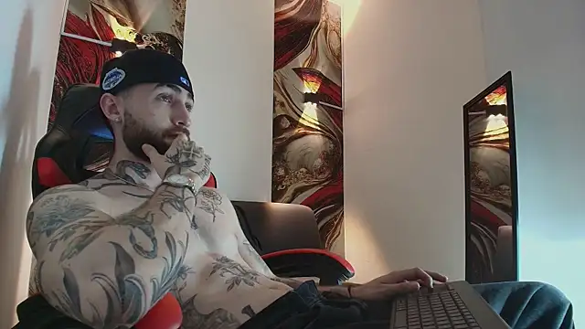 Snapshot of Luke_davis01 chatting on 17, 12, 2025 Luke davis01 online show from 17, 12, 2025