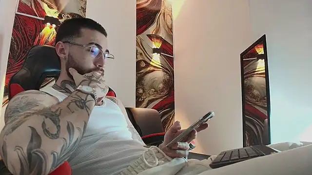 Snapshot of Luke_davis01 chatting on 18, 12, 2025 Luke davis01 online show from 18, 12, 2025