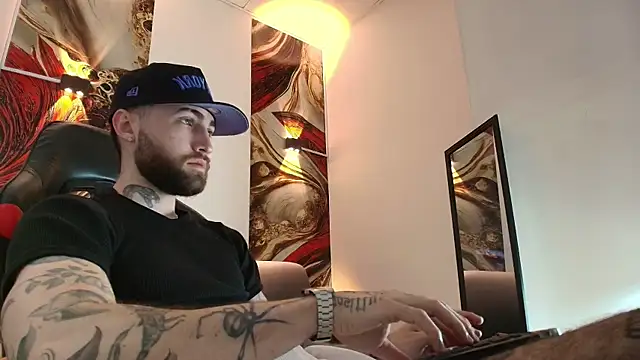 Snapshot of Luke_davis01 chatting on 19, 12, 2025 Luke davis01 online show from 19, 12, 2025