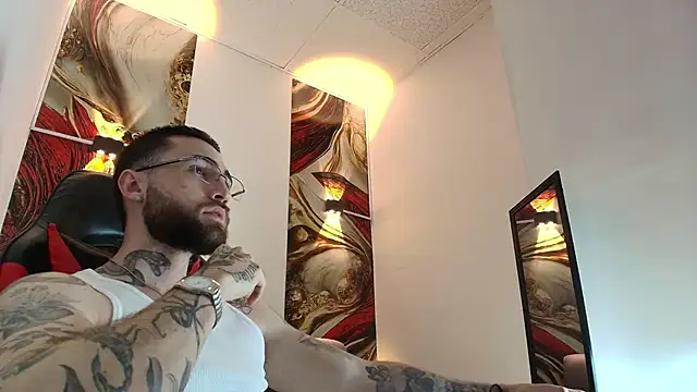 Snapshot of Luke_davis01 chatting on 20, 12, 2025 Luke davis01 online show from 20, 12, 2025