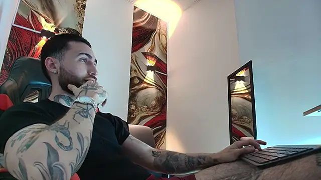 Snapshot of Luke_davis01 chatting on 22, 12, 2025 Luke davis01 online show from 22, 12, 2025