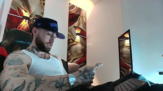 Snapshot of Luke_davis01 chatting on 7, 1, 2026 Luke davis01 online show from 7, 1, 2026