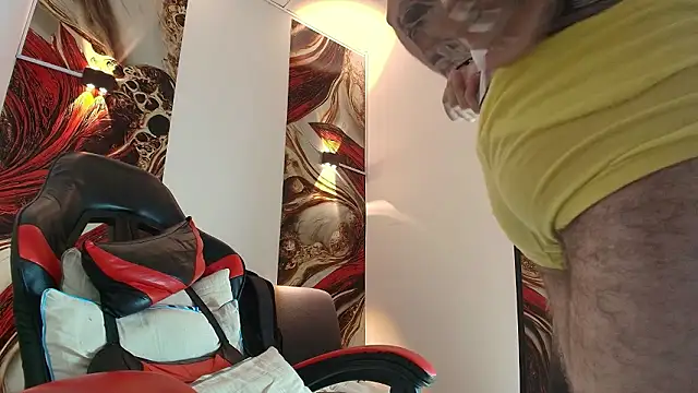 Snapshot of Luke_davis01 chatting on 10, 2, 2026 Luke davis01 online show from 10, 2, 2026