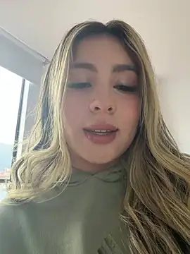 Cloee Rainbow1 online show from 7, 8, 2026