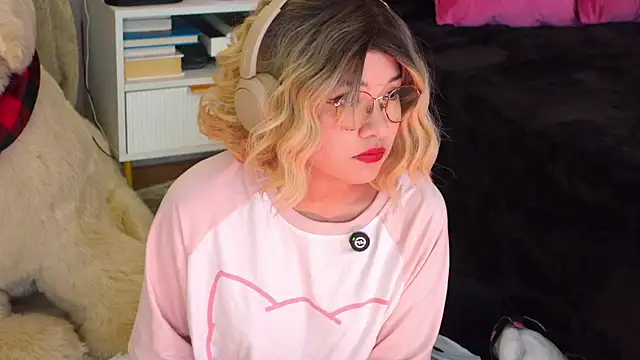 Snapshot of NataliaNovak chatting on 14, 5, 2026 NataliaNovak online show from 14, 5, 2026