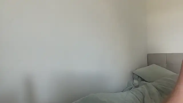 Snapshot of skyejde chatting on 12, 9, 2025 skyejde online show from 12, 9, 2025