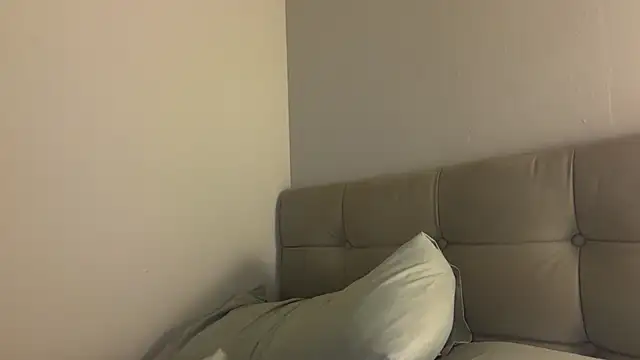 Snapshot of skyejde chatting on 13, 9, 2025 skyejde online show from 13, 9, 2025