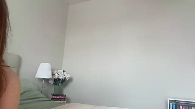 Snapshot of skyejde chatting on 19, 10, 2025 skyejde online show from 19, 10, 2025