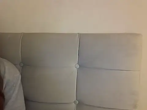 Snapshot of skyejde chatting on 27, 10, 2025 skyejde online show from 27, 10, 2025